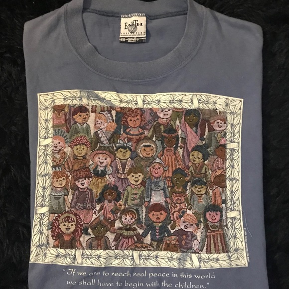 Quilt embroidered blue t-shirt with Gandhi quote - Picture 2 of 2